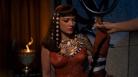 Nefretiri kills Memnet - "The Ten Commandments" - Anne Baxter | Anne baxter, Old hollywood glam ...