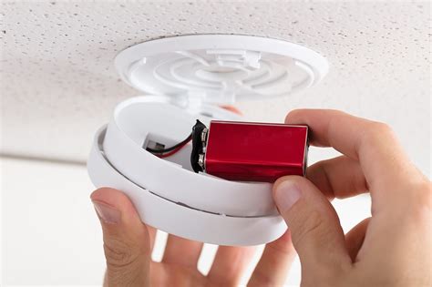 Remember to change the batteries in your smoke detectors as Daylight Saving Time ends | Observer ...