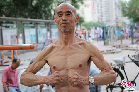 65-year-old man defies age with ripped physique – Thatsmags.com