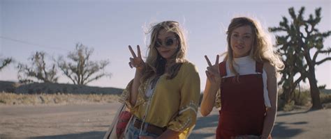 Ingrid Goes West Cast on Their Dark Social Media Comedy | Collider