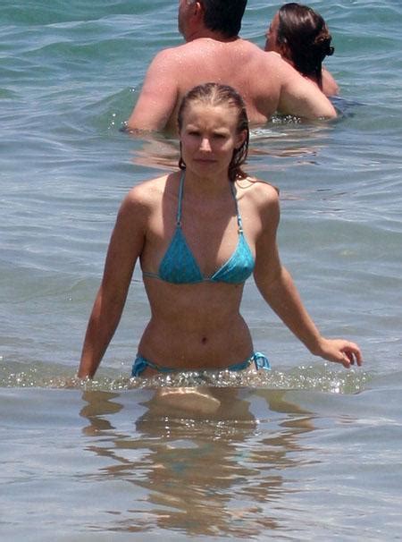 Kristen Bell Hits the Beach