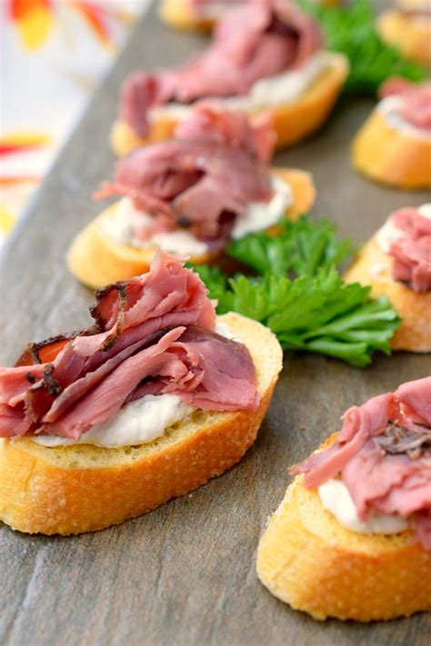 Roast Beef Crostini | Recipe | Bite size appetizers easy, Bite size appetizers, Appetizers easy