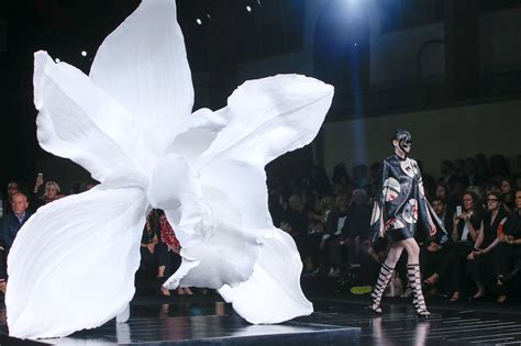 Slideshow: The Atmosphere at Alexander McQueen Spring 2015 | Fashion props, Fashion show ...