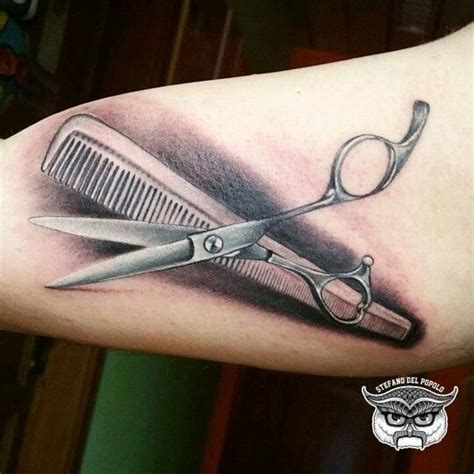 Comb and scissors. Forbici e pettine | Scissors tattoo, Barber tattoo, Finger tattoos words