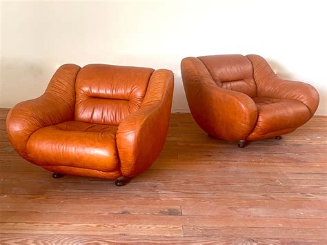 Italian Leather Club Chairs For Sale at 1stDibs