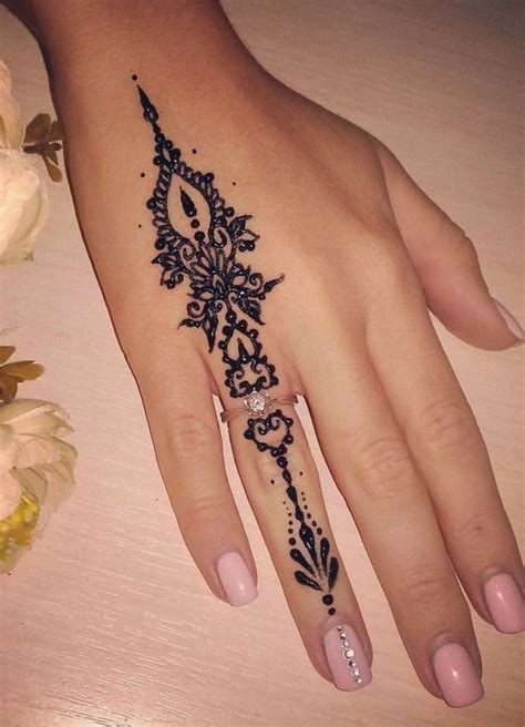Pin by Ryan Greenwood on Tatu | Henna tattoo designs simple, Simple henna tattoo, Henna tattoo ...