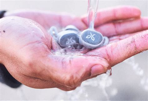 The 10 Best Waterproof Headphones [2022]