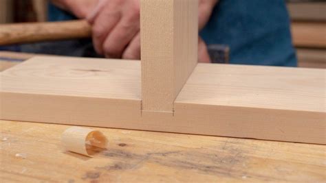 HOW TO MAKE A HOUSING DADO | Woodworking, Woodworking joints, Wood ...