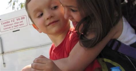 Adorable innocence: kids' first kiss - CBS News