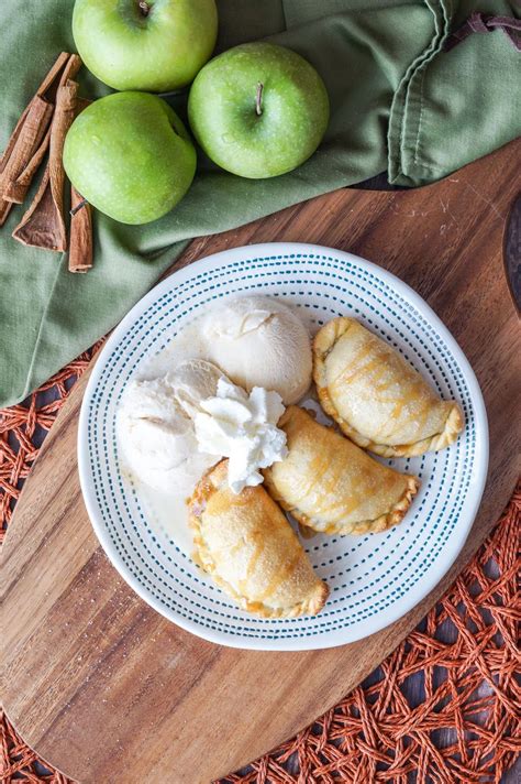 Caramel Apple Empanadas | Empanadas, Caramel apples, Caramel apples ...