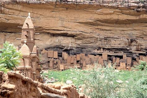 Bandiagara Escarpment Cliff Dwellings | Dogon, Cultural landscape, Historical nonfiction