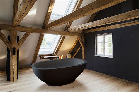 Dark Indulgence: 18 Black Bathtubs for a Stylish, Dashing Bathroom!