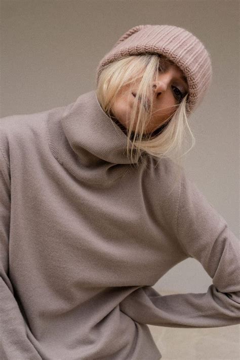 cozy, chic and cashmere (F I G T N Y) | Hat fashion, Cashmere, Lovely clothes