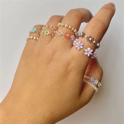 Aesthetic Beaded rings by ZirconBleu 🪴 | Diy beaded rings, Beaded jewelry, Beaded jewelry diy