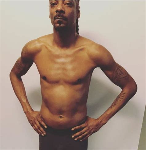 Snoop Dogg shares shirtless photo, shows off his Gym results on Day 6 ...