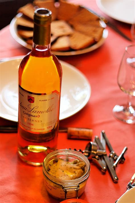 Sauternes Wine: Why This Versatile White Wine Is a Must-Try – Devour Tours