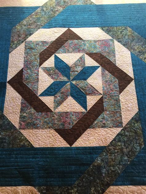 Labyrinth Star Quilt | Star quilt patterns, Star quilt blocks, Labrynth ...