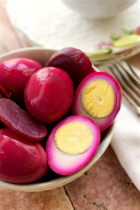 Red Beet Eggs (Pickled Eggs) - Bunny's Warm Oven