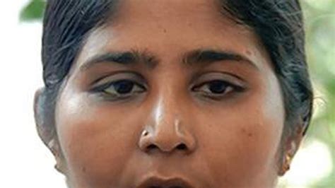 Veerappan’s wife prays for DMK - The Hindu