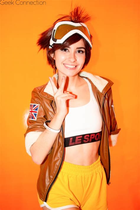 [SELF] Casual tracer cosplay! Cheers love! : cosplay