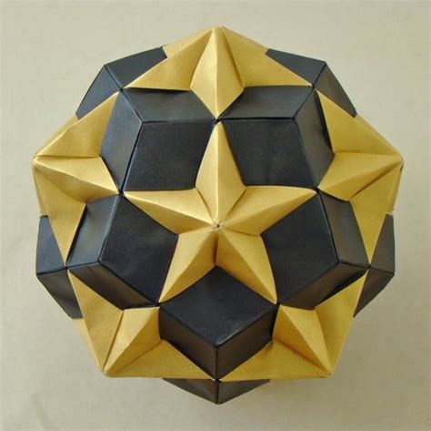 Easy-to-follow instructions for how to make a modular origami Compound of Dodecahedron and Great ...