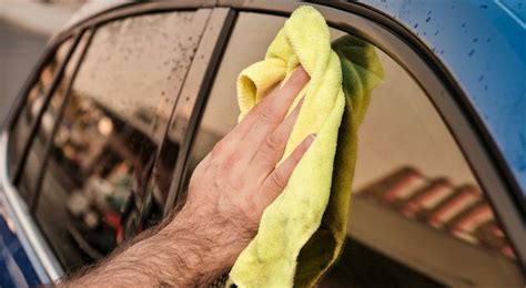 How to Keep Your Car’s Windows and Glass Clean