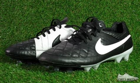 Nike Tiempo Legend V - Hands-on & First Impressions | Video