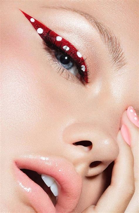 11 Photos That Will Convince You To Give Red Eyeliner A Try | Red ...