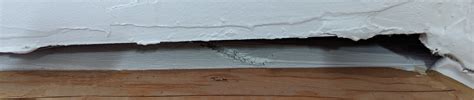 caulking - Repair crack between wall and ceiling - Home Improvement ...