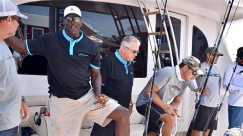 Michael Jordan catches 25-pound dolphinfish at Big Rock tournament - World Fan News