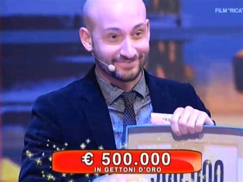 «Affari Tuoi»: Alessandro, disoccupato 24enne, vince 500 mila euro ...