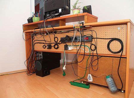 Computer Desks With Cable Management - Design Ideas