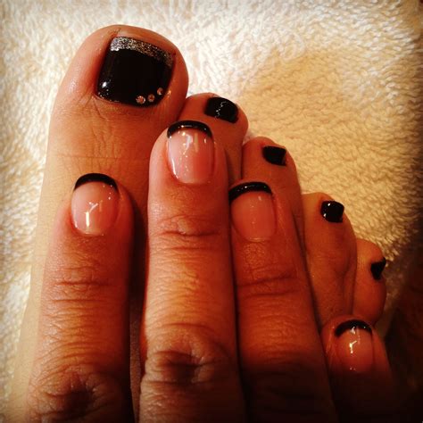 Black French Tip/ Black toenails, Silver French Tip & a lil rhinestone bling bling for the Nee ...