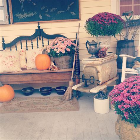 Country fall vintage decor | Vintage decor, Fall decor, Country antiques