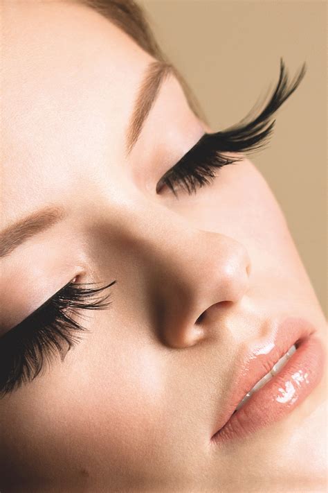 What You Need to Know About LVL & Eyelash Extensions | Vogue Arabia