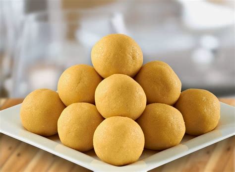 Besan Ke Ladoo Recipe - You n Mine Recipes