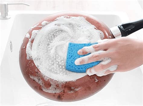 Other Kitchen Tools: Scouring Sponges Clean And Scrub