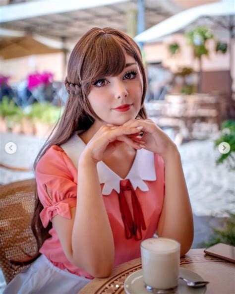 Chizuru is ready for a date with you in this cute cosplay | EarthGamer ...