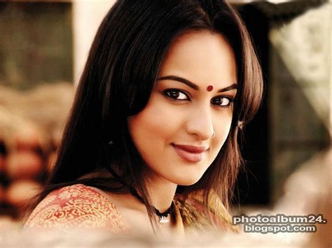 Indian Movie Actress Sonakshi Sinha | Hot Celebrity