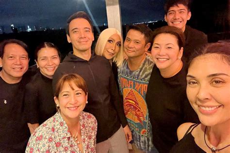 LOOK: Regine, Ogie host dinner with Kapamilya stars | ABS-CBN News