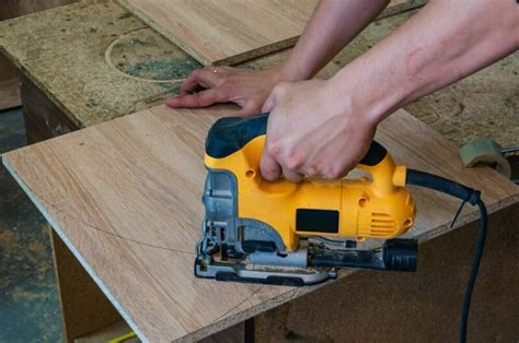 13 of the Best Types of Wood Cutting Tools
