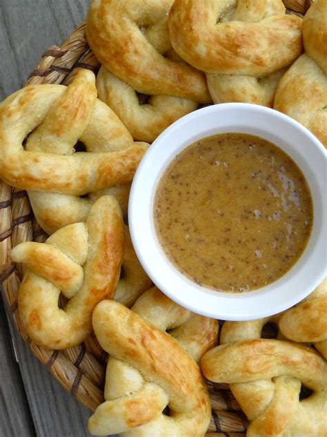 Homemade soft pretzels with a sweet honey mustard dipping sauce – Artofit