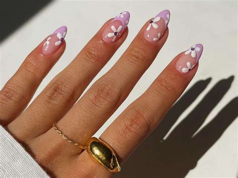 Top 30+ must-see wildflower nail designs for 2024