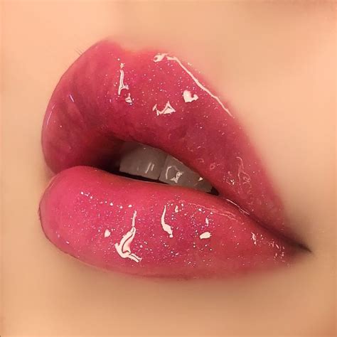 Pink Lips🥰 in 2020 | Glossy makeup, Aesthetic makeup, Lip art