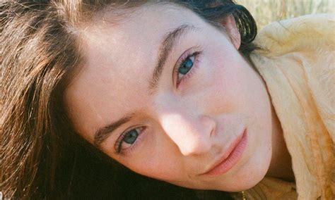Lorde releases 'Mood Ring' - The Music Universe