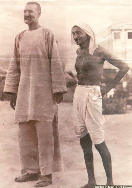 Khan Abdul Ghaffar Khan With Mohandas Karamchand Gandhi | Gandhi, Mahatma gandhi, Rare photos