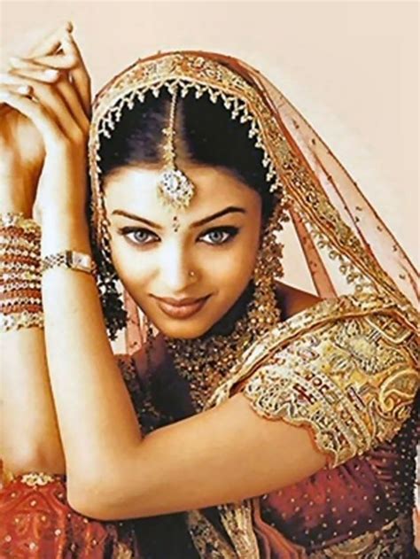 Aishwarya Rai Bachchan - Actor - Photo Gallery | Beautiful girl drawing ...