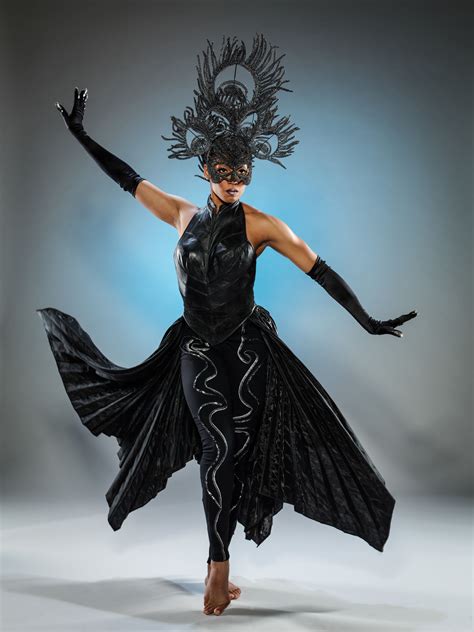 Cirque du Soleil's Amaluna Transforms "The Tempest" into a Story of Female Empowerment | Cirque ...