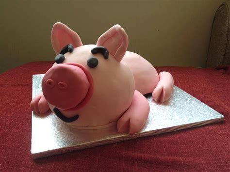 Percy pig cake | Pig cake, Cocktail appetizers, Percy pig