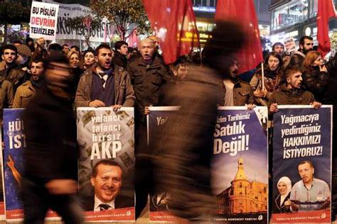 Corruption Scandal Is Edging Near Turkish Premier : The Newyork Times - Turkish Forum English